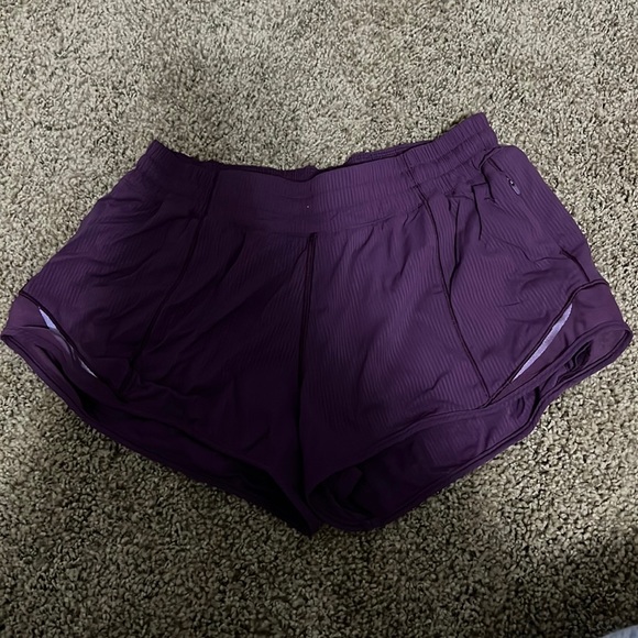 lululemon athletica Pants - Lululemon Hotty Hot Low-Rise Lined Shorts 2.5”